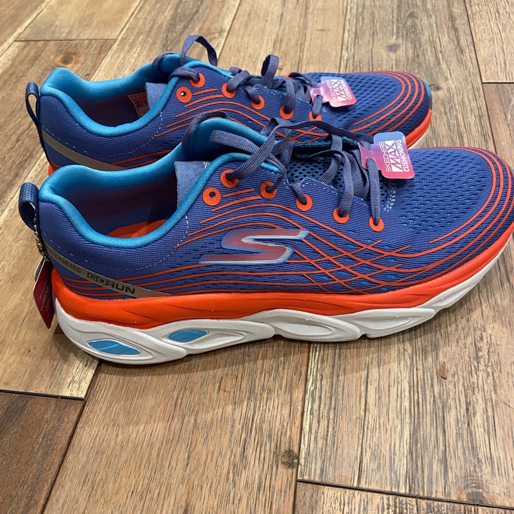 Sketchers sneakers